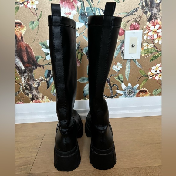 Zara chunky leather motorcycle like black boots - Picture 3 of 4